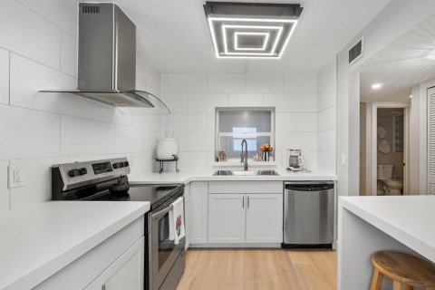 Condominio en Delray Beach, Florida, 2 dormitorios  № 2078639