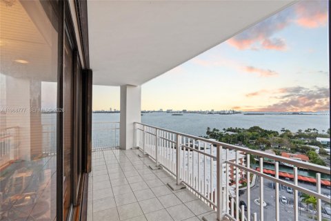 Copropriété à vendre à Miami, Floride: 2 chambres, 136.47 m2 № 2030143 - photo 9