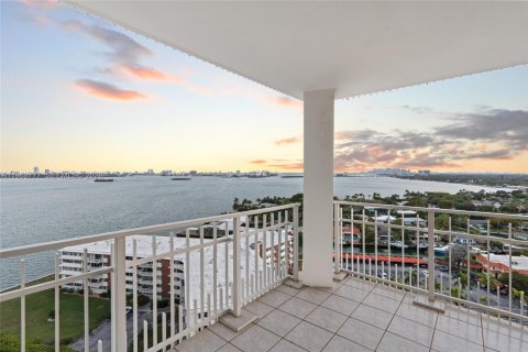 Condo à Miami, Floride, 2 chambres  № 2030143