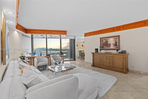 Copropriété à vendre à Miami, Floride: 2 chambres, 136.47 m2 № 2030143 - photo 2