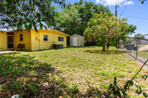 House in Fort Myers, Florida 3 bedrooms, 90.3 sq.m. № 2226737 - photo 23