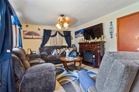 House in Fort Myers, Florida 3 bedrooms, 90.3 sq.m. № 2226737 - photo 12