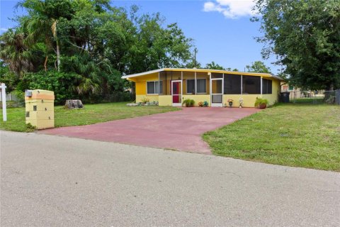 House in Fort Myers, Florida 3 bedrooms, 90.3 sq.m. № 2226737 - photo 3