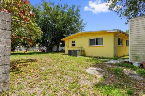 House in Fort Myers, Florida 3 bedrooms, 90.3 sq.m. № 2226737 - photo 25