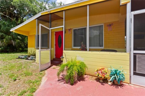 House in Fort Myers, Florida 3 bedrooms, 90.3 sq.m. № 2226737 - photo 6