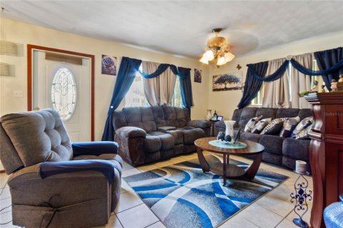 House in Fort Myers, Florida 3 bedrooms, 90.3 sq.m. № 2226737 - photo 11