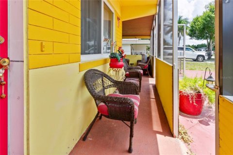 House in Fort Myers, Florida 3 bedrooms, 90.3 sq.m. № 2226737 - photo 7