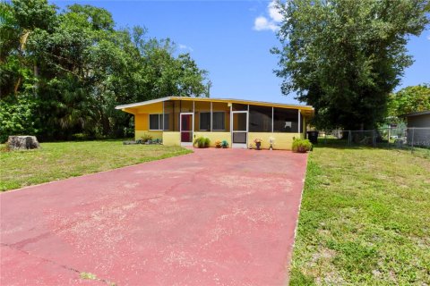House in Fort Myers, Florida 3 bedrooms, 90.3 sq.m. № 2226737 - photo 4