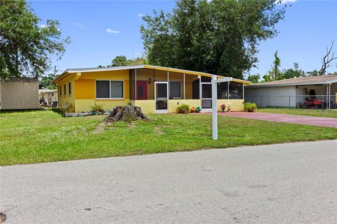 House in Fort Myers, Florida 3 bedrooms, 90.3 sq.m. № 2226737 - photo 2