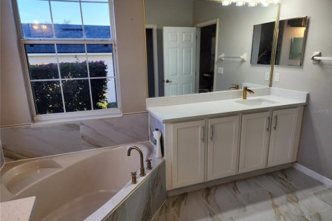 Villa ou maison à vendre à Clermont, Floride: 4 chambres, 222.78 m2 № 2125871 - photo 19