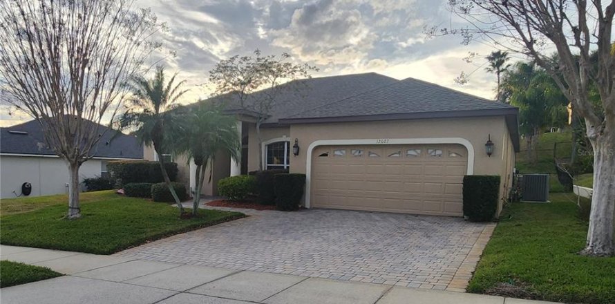 Villa ou maison à Clermont, Floride 4 chambres, 222.78 m2 № 2125871