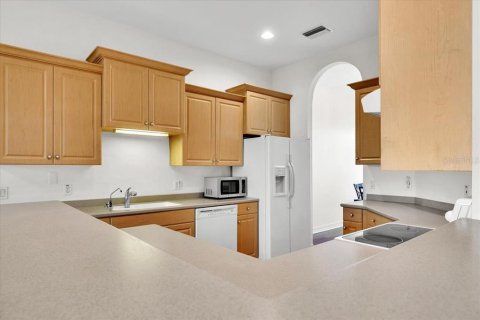 Duplex in Punta Gorda, Florida 3 bedrooms, 150.32 sq.m. № 2425624 - photo 10
