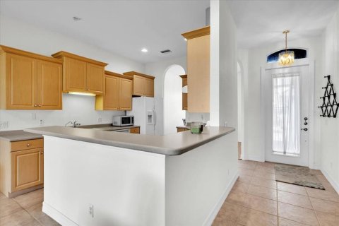 Duplex in Punta Gorda, Florida 3 bedrooms, 150.32 sq.m. № 2425624 - photo 9