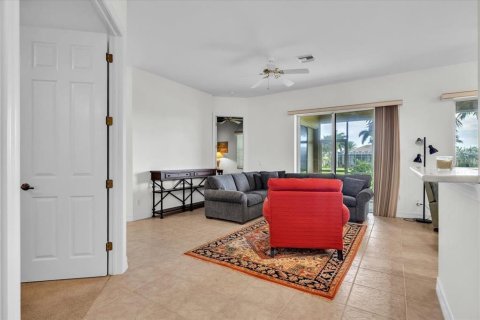 Duplex in Punta Gorda, Florida 3 bedrooms, 150.32 sq.m. № 2425624 - photo 15
