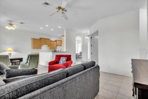 Duplex in Punta Gorda, Florida 3 bedrooms, 150.32 sq.m. № 2425624 - photo 14