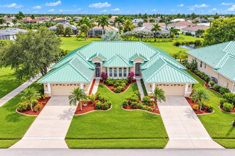 Duplex in Punta Gorda, Florida 3 bedrooms, 150.32 sq.m. № 2425624