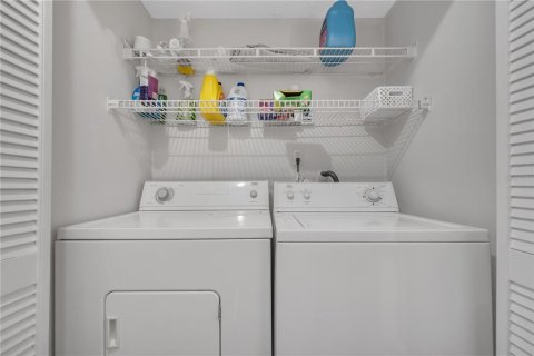 Condominio en alquiler en Orlando, Florida, 2 dormitorios, 98.57 m2 № 1918723 - foto 12