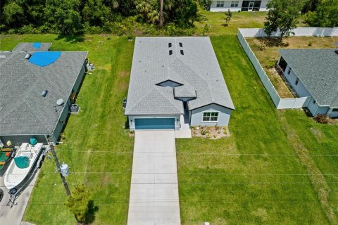 House in North Port, Florida 4 bedrooms, 184.88 sq.m. № 1422367 - photo 30