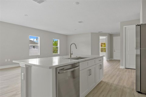 House in North Port, Florida 4 bedrooms, 184.88 sq.m. № 1422367 - photo 8