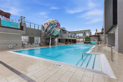 Condo in Miami, Florida  № 2255450 - photo 27