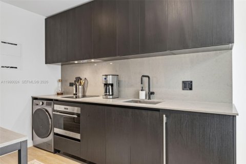 Condo in Miami, Florida  № 2255450 - photo 5