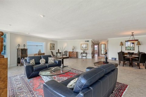 Condo in Sarasota, Florida, 4 bedrooms  № 2219831 - photo 13