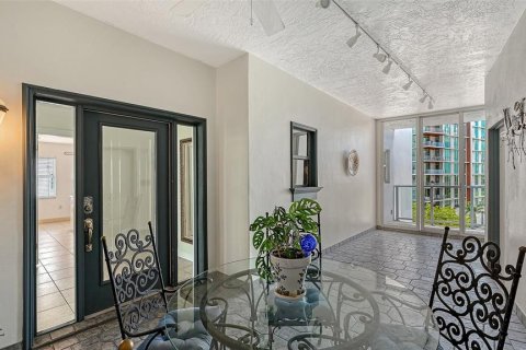 Condo in Sarasota, Florida, 4 bedrooms  № 2219831 - photo 7