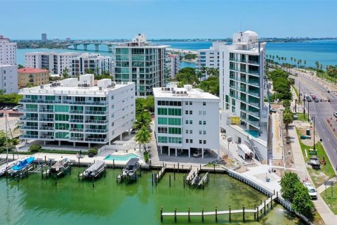Condo in Sarasota, Florida, 4 bedrooms  № 2219831 - photo 3