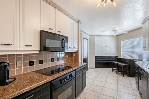 Condo in Sarasota, Florida, 4 bedrooms  № 2219831 - photo 19