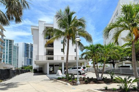 Condo in Sarasota, Florida, 4 bedrooms  № 2219831 - photo 4
