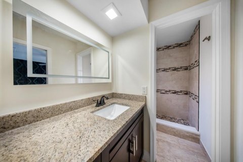 Touwnhouse à vendre à Boca Raton, Floride: 3 chambres, 195.56 m2 № 2410761 - photo 25
