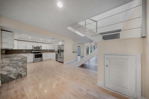 Touwnhouse à vendre à Boca Raton, Floride: 3 chambres, 195.56 m2 № 2410761 - photo 7