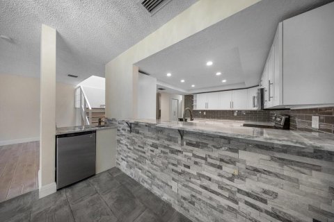 Touwnhouse à vendre à Boca Raton, Floride: 3 chambres, 195.56 m2 № 2410761 - photo 13