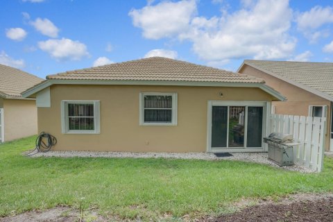 House in Boynton Beach, Florida 3 bedrooms, 155.15 sq.m. № 1221397 - photo 1