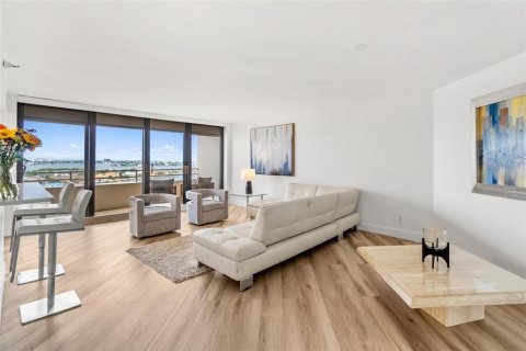 Condominio en alquiler en Saint Petersburg, Florida, 2 dormitorios, 137.12 m2 № 1913739 - foto 7