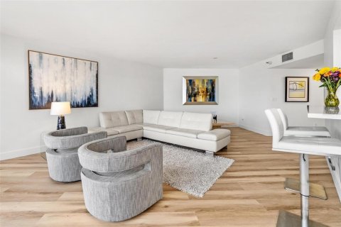 Condominio en alquiler en Saint Petersburg, Florida, 2 dormitorios, 137.12 m2 № 1913739 - foto 10