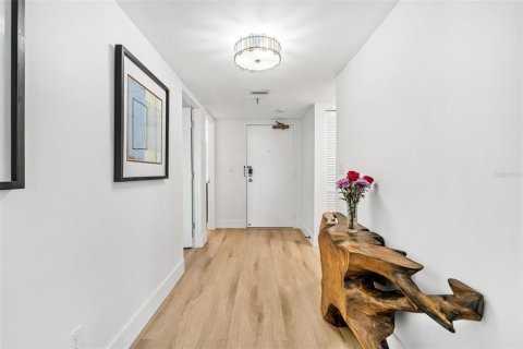 Condominio en alquiler en Saint Petersburg, Florida, 2 dormitorios, 137.12 m2 № 1913739 - foto 5