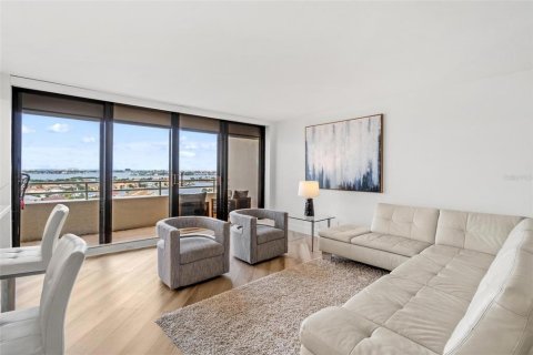 Condominio en alquiler en Saint Petersburg, Florida, 2 dormitorios, 137.12 m2 № 1913739 - foto 6