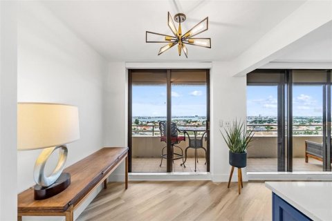 Condominio en alquiler en Saint Petersburg, Florida, 2 dormitorios, 137.12 m2 № 1913739 - foto 16