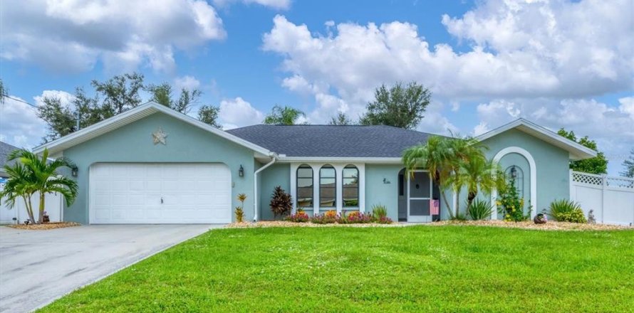 House in Rotonda, Florida 3 bedrooms, 175.21 sq.m. № 1911650