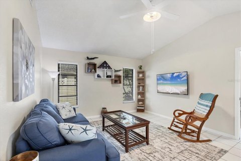 House in Rotonda, Florida 3 bedrooms, 175.21 sq.m. № 1911650 - photo 14