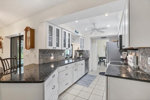 House in Rotonda, Florida 3 bedrooms, 175.21 sq.m. № 1911650 - photo 8