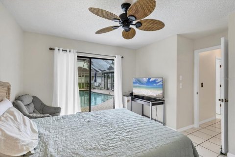 House in Rotonda, Florida 3 bedrooms, 175.21 sq.m. № 1911650 - photo 21