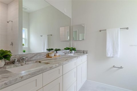 House in North Port, Florida 3 bedrooms, 139.91 sq.m. № 2196164 - photo 17