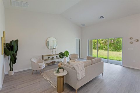 House in North Port, Florida 3 bedrooms, 139.91 sq.m. № 2196164 - photo 3