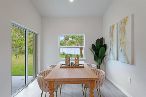 House in North Port, Florida 3 bedrooms, 139.91 sq.m. № 2196164 - photo 12