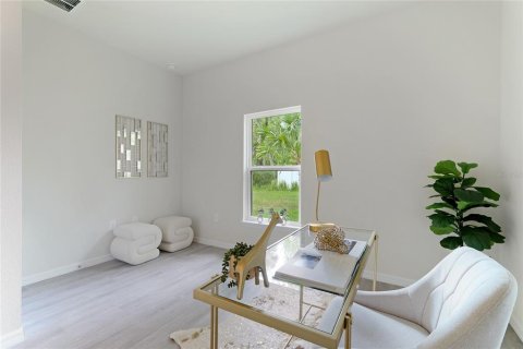 House in North Port, Florida 3 bedrooms, 139.91 sq.m. № 2196164 - photo 22