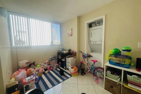 Copropriété à vendre à Sunny Isles Beach, Floride: 2 chambres, 113.06 m2 № 1730046 - photo 14
