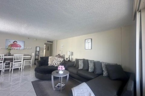 Copropriété à vendre à Sunny Isles Beach, Floride: 2 chambres, 113.06 m2 № 1730046 - photo 7