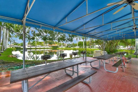 Copropriété à vendre à Tamarac, Floride: 2 chambres, 98.48 m2 № 2172924 - photo 4